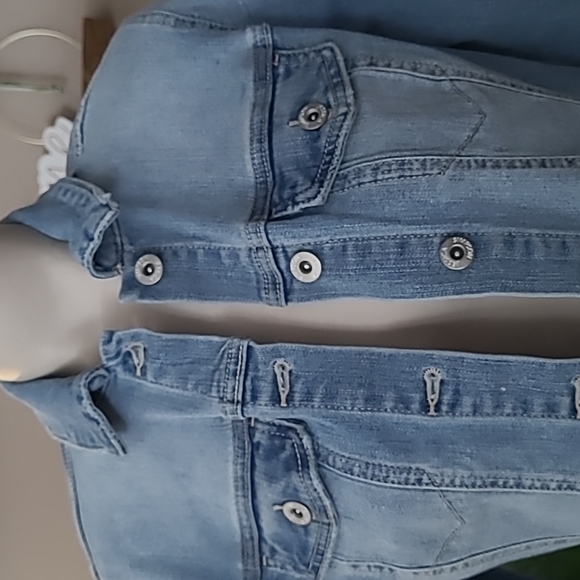 Cropped Jean Jacket - Picture 2 of 7